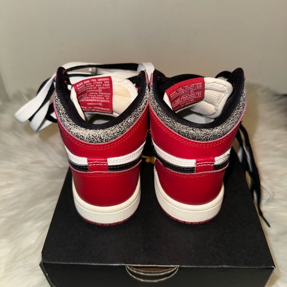 kids Ps Jordan retro 1 Chicago Lost & Found - Picture 2 of 2